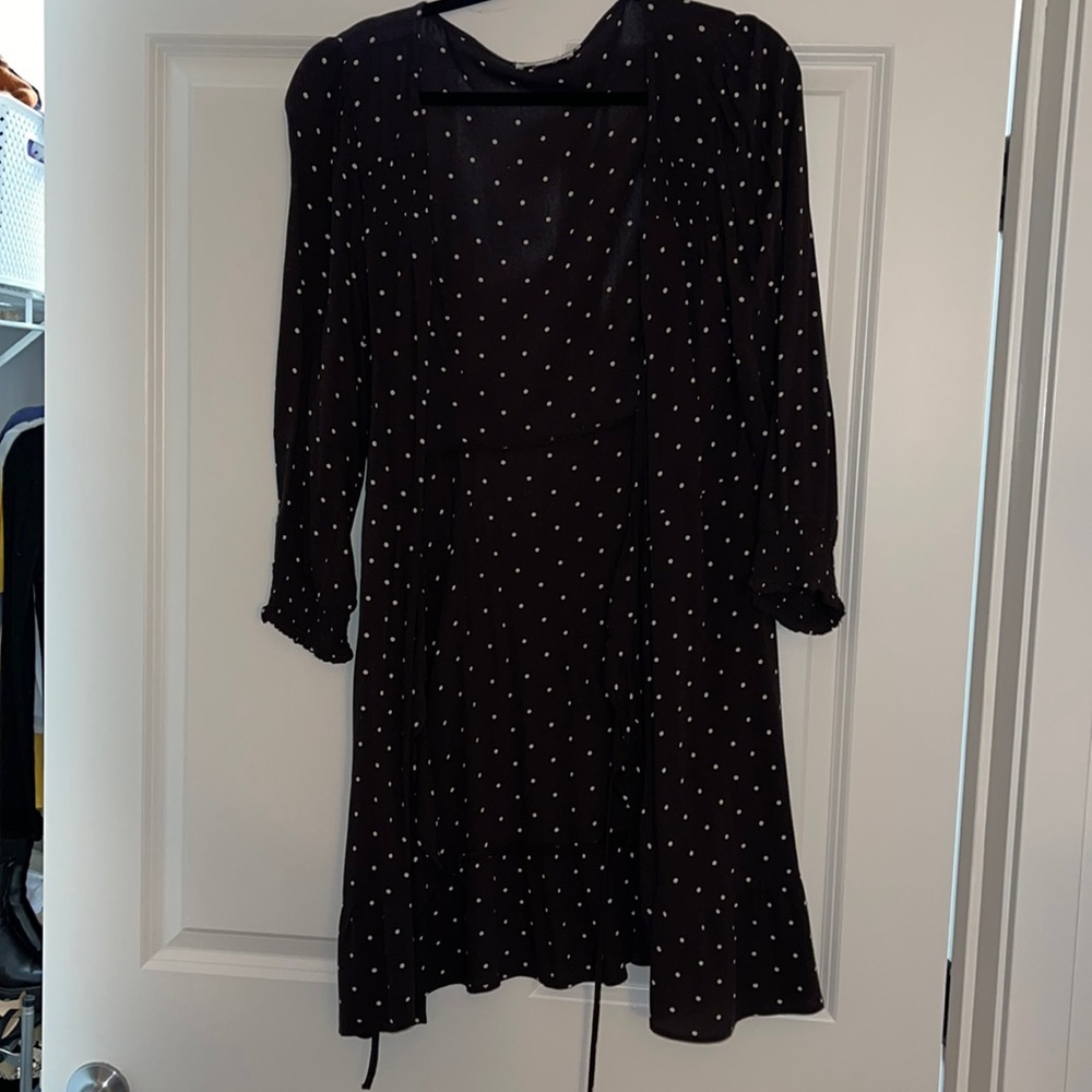 Black polka dot quarter sleeve cover up. Large. American Eagle
